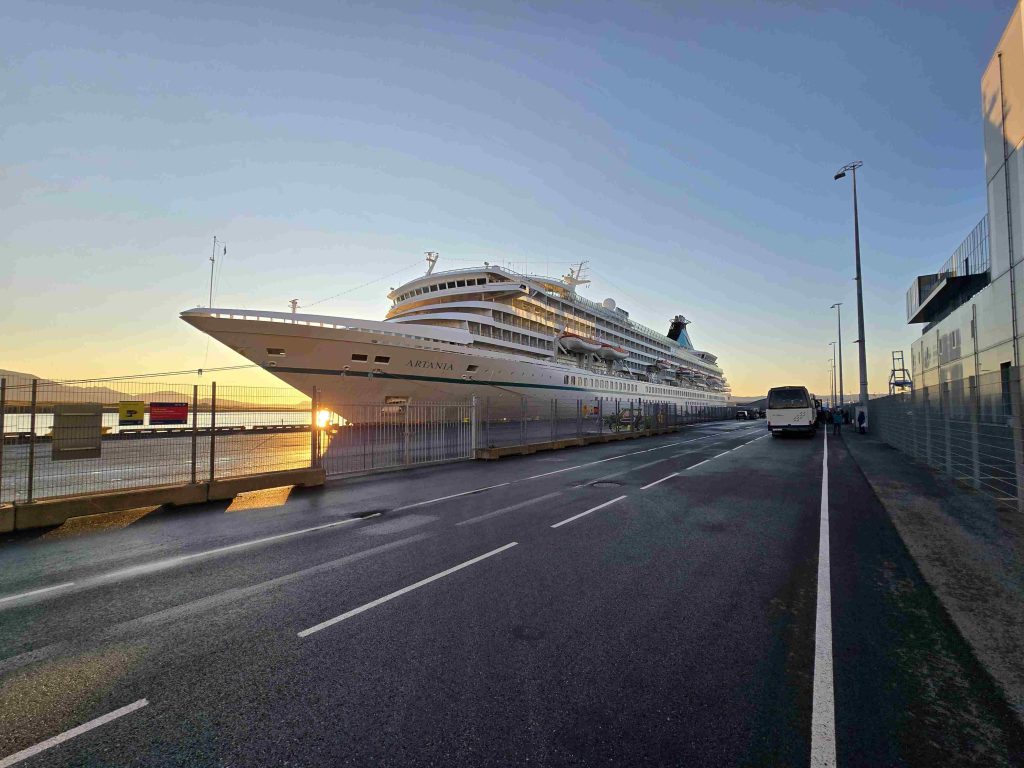Cruise tourism